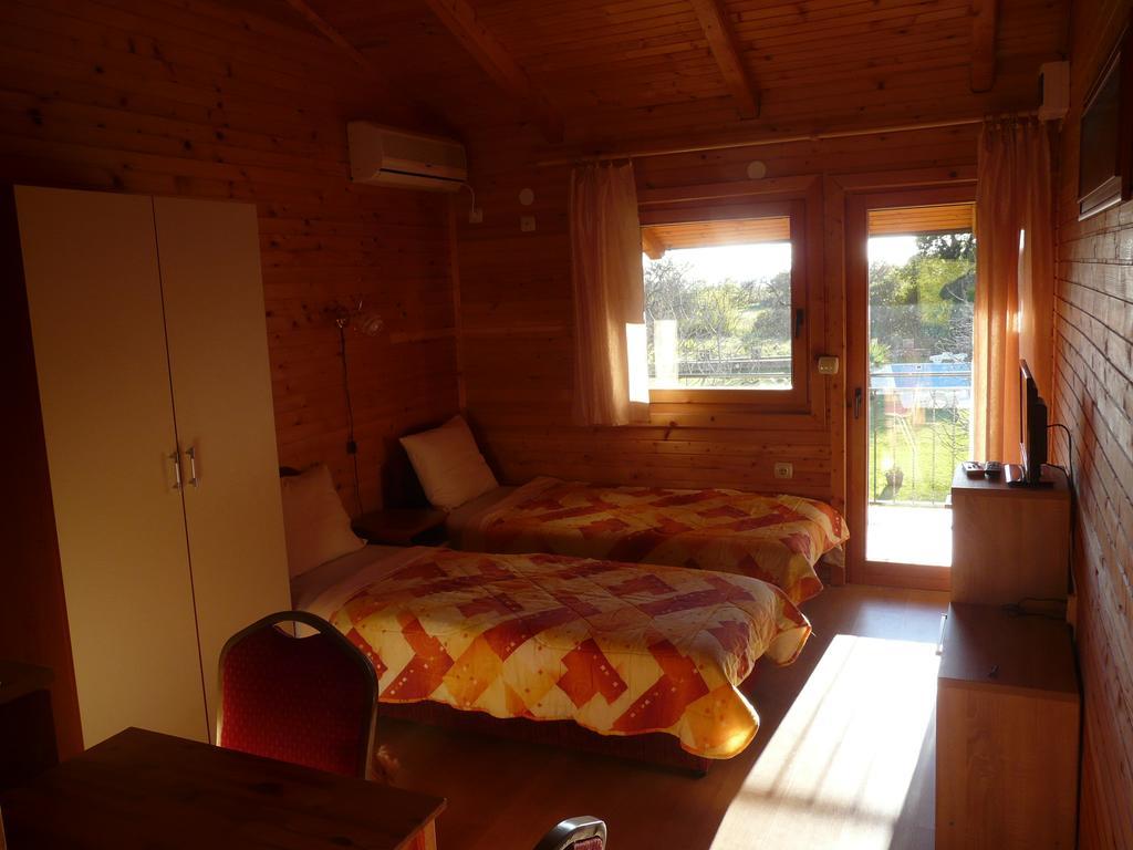 Guest House Jadran Pol Petrovac Exterior foto